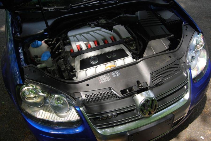  Volkswagen Golf R32 2008 года  (фото 9 из 62)